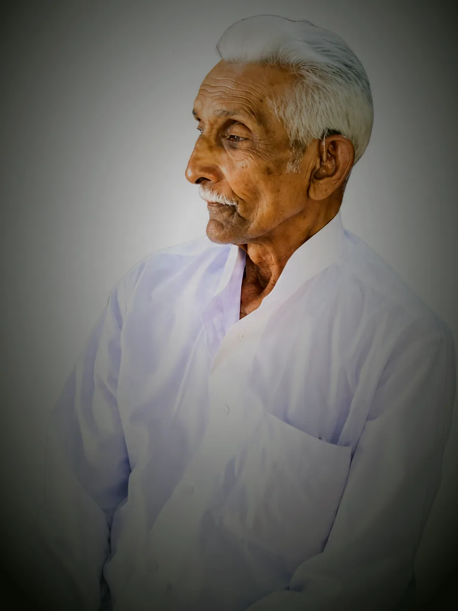 Portrait of the traditional physician of Siri Suwa Arana